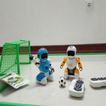 ربات-کنترلی-فوتبالیست-دو-نفره